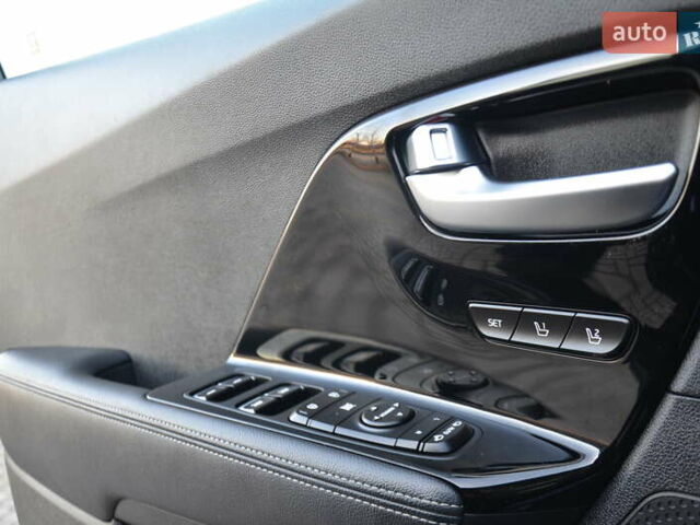 Черный Киа Niro, объемом двигателя 0 л и пробегом 68 тыс. км за 17450 $, фото 44 на Automoto.ua
