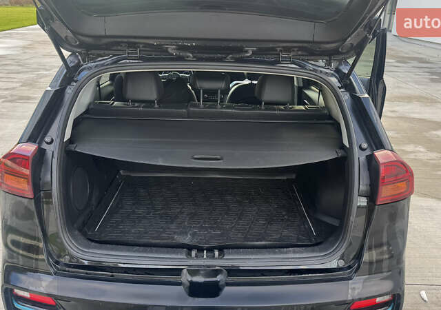 Киа Niro 2020 в Луцке на Automoto.ua Черный Киа Niro, объемом двигателя 0 л и пробегом 155 тыс. км за 19700 $, фото 3 на Automoto.ua