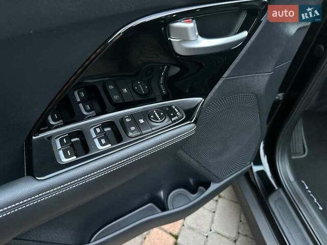 Черный Киа Niro, объемом двигателя 0 л и пробегом 115 тыс. км за 18700 $, фото 27 на Automoto.ua
