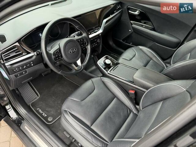 Чорний Кіа Niro, об'ємом двигуна 0 л та пробігом 89 тис. км за 20799 $, фото 43 на Automoto.ua