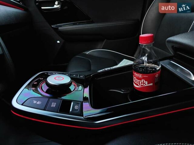 Чорний Кіа Niro, об'ємом двигуна 0 л та пробігом 115 тис. км за 20700 $, фото 40 на Automoto.ua