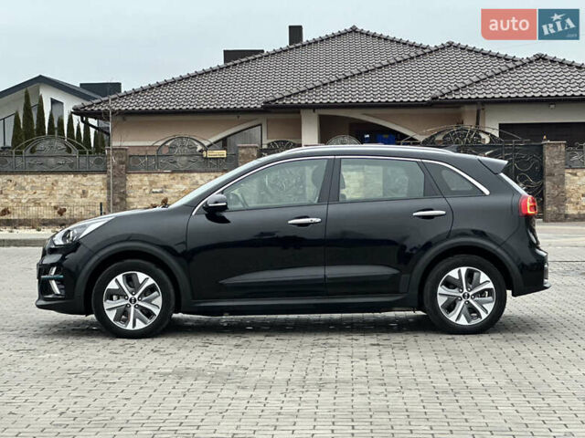Чорний Кіа Niro, об'ємом двигуна 0 л та пробігом 130 тис. км за 18300 $, фото 14 на Automoto.ua