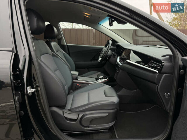 Черный Киа Niro, объемом двигателя 0 л и пробегом 61 тыс. км за 19300 $, фото 16 на Automoto.ua