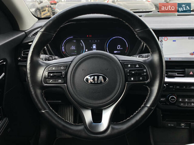 Чорний Кіа Niro, об'ємом двигуна 0 л та пробігом 64 тис. км за 22700 $, фото 45 на Automoto.ua