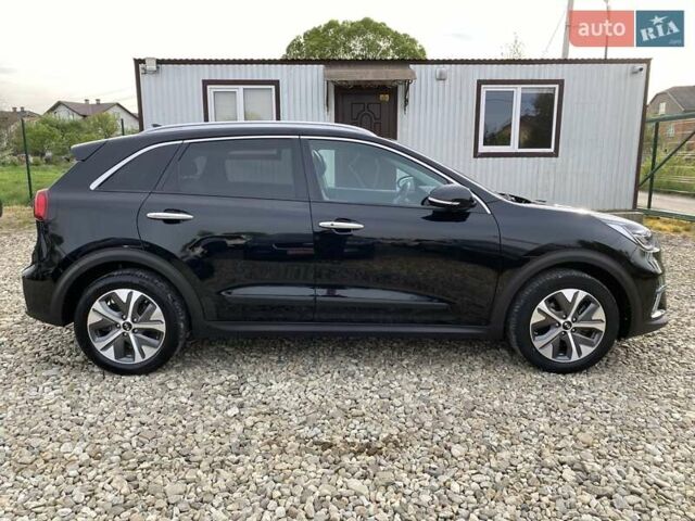 Чорний Кіа Niro, об'ємом двигуна 0 л та пробігом 96 тис. км за 20600 $, фото 14 на Automoto.ua