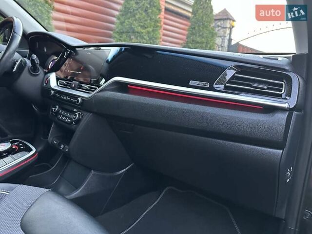 Черный Киа Niro, объемом двигателя 0 л и пробегом 115 тыс. км за 18700 $, фото 20 на Automoto.ua