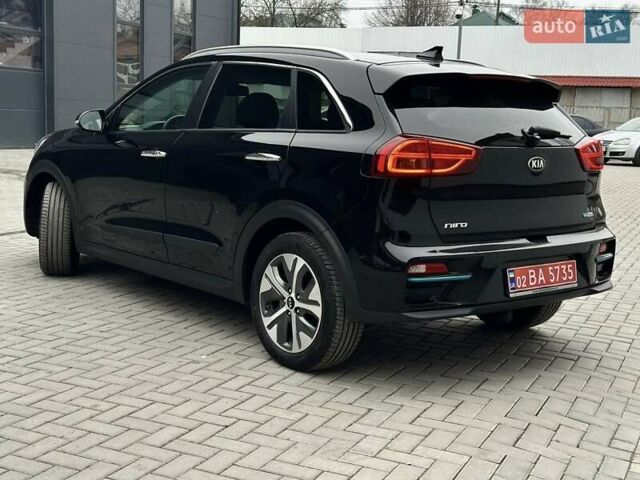 Чорний Кіа Niro, об'ємом двигуна 0 л та пробігом 134 тис. км за 18950 $, фото 5 на Automoto.ua