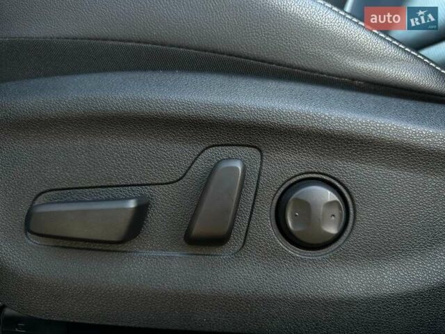 Черный Киа Niro, объемом двигателя 0 л и пробегом 80 тыс. км за 23400 $, фото 7 на Automoto.ua