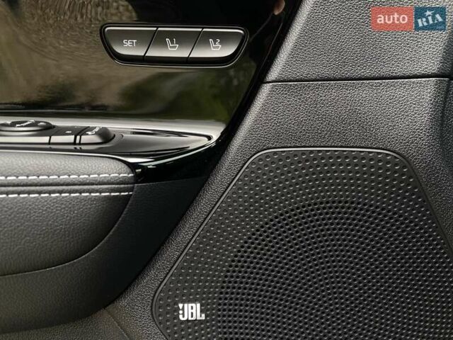Черный Киа Niro, объемом двигателя 0 л и пробегом 107 тыс. км за 21400 $, фото 3 на Automoto.ua