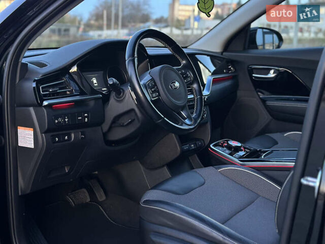 Чорний Кіа Niro, об'ємом двигуна 0 л та пробігом 98 тис. км за 19400 $, фото 37 на Automoto.ua