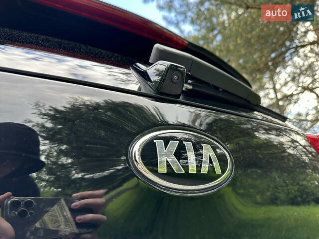 Чорний Кіа Niro, об'ємом двигуна 0 л та пробігом 46 тис. км за 19750 $, фото 29 на Automoto.ua