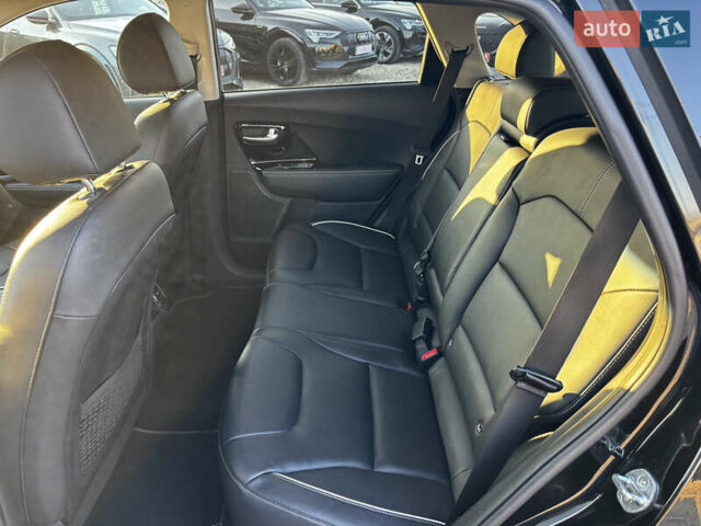 Черный Киа Niro, объемом двигателя 0 л и пробегом 112 тыс. км за 19999 $, фото 38 на Automoto.ua