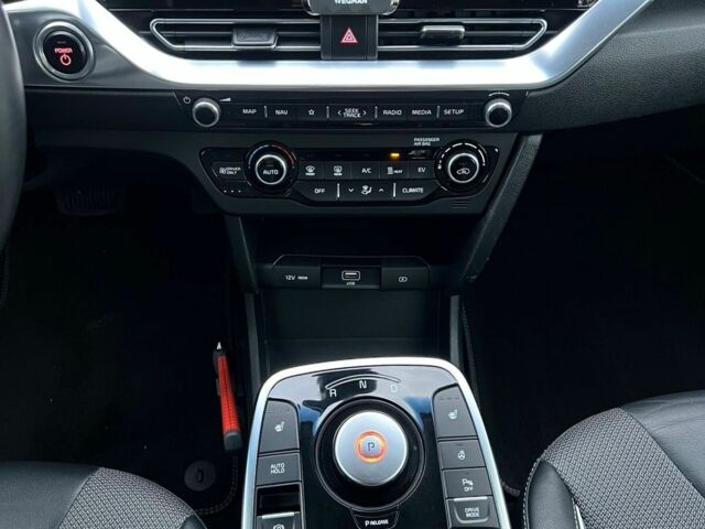 Черный Киа Niro, объемом двигателя 0 л и пробегом 106 тыс. км за 17900 $, фото 16 на Automoto.ua
