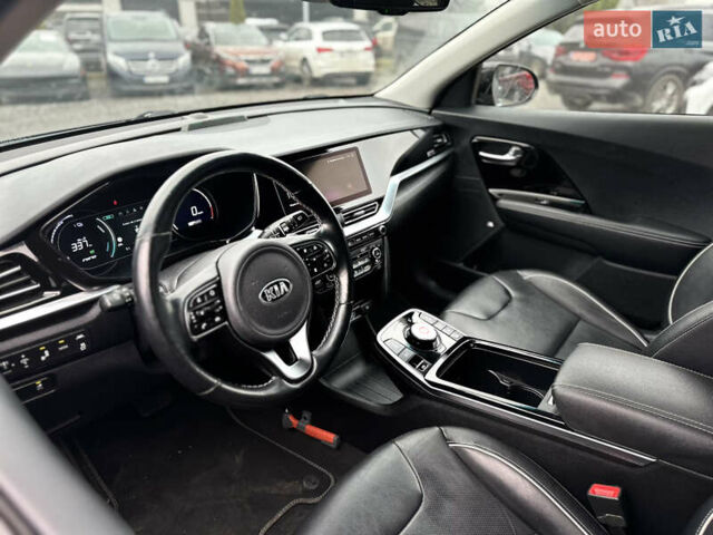 Черный Киа Niro, объемом двигателя 0 л и пробегом 158 тыс. км за 17800 $, фото 20 на Automoto.ua