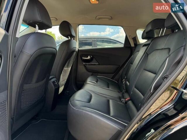 Чорний Кіа Niro, об'ємом двигуна 0 л та пробігом 69 тис. км за 23200 $, фото 72 на Automoto.ua