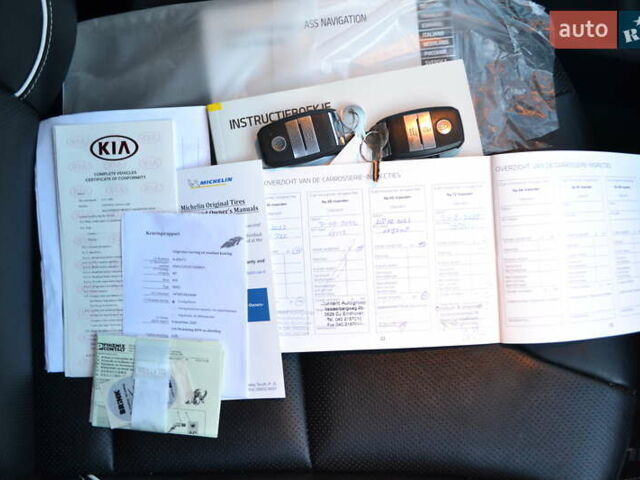 Чорний Кіа Niro, об'ємом двигуна 0 л та пробігом 169 тис. км за 18450 $, фото 95 на Automoto.ua