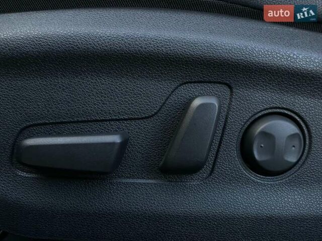 Чорний Кіа Niro, об'ємом двигуна 0 л та пробігом 68 тис. км за 24200 $, фото 37 на Automoto.ua