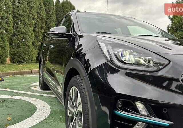 Чорний Кіа Niro, об'ємом двигуна 0 л та пробігом 110 тис. км за 19500 $, фото 13 на Automoto.ua