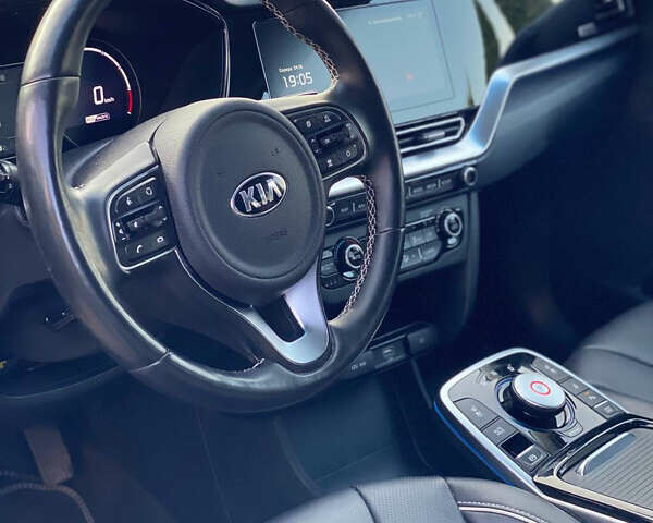 Черный Киа Niro, объемом двигателя 0 л и пробегом 152 тыс. км за 19200 $, фото 30 на Automoto.ua