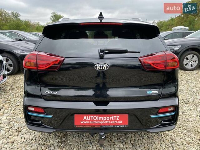 Чорний Кіа Niro, об'ємом двигуна 0 л та пробігом 131 тис. км за 21500 $, фото 13 на Automoto.ua