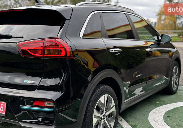 Чорний Кіа Niro, об'ємом двигуна 0 л та пробігом 110 тис. км за 19500 $, фото 42 на Automoto.ua