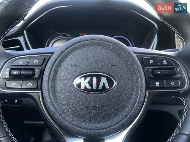 Чорний Кіа Niro, об'ємом двигуна 0 л та пробігом 131 тис. км за 21500 $, фото 28 на Automoto.ua