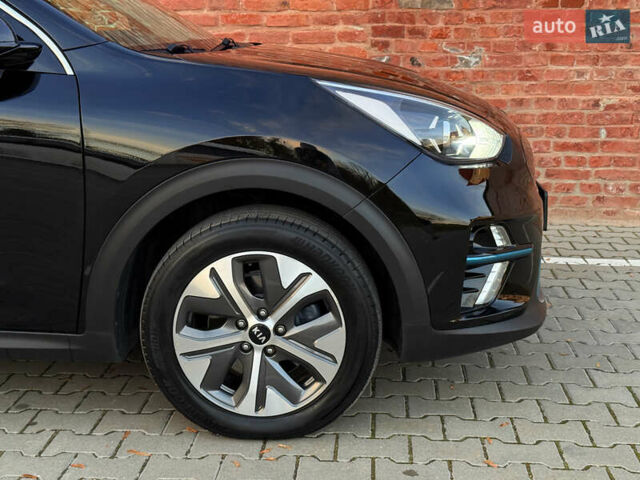 Киа Niro 2020 в Тернополе на Automoto.ua Черный Киа Niro, объемом двигателя 0 л и пробегом 92 тыс. км за 19899 $, фото 15 на Automoto.ua