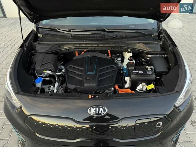 Черный Киа Niro, объемом двигателя 0 л и пробегом 110 тыс. км за 17999 $, фото 28 на Automoto.ua