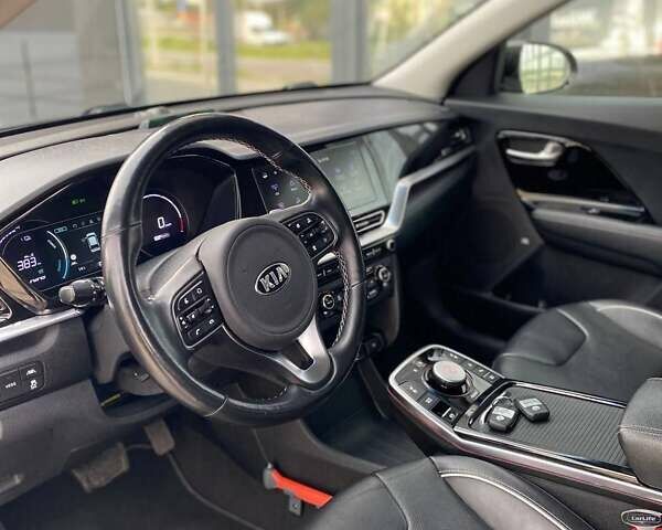 Черный Киа Niro, объемом двигателя 0 л и пробегом 142 тыс. км за 18900 $, фото 24 на Automoto.ua