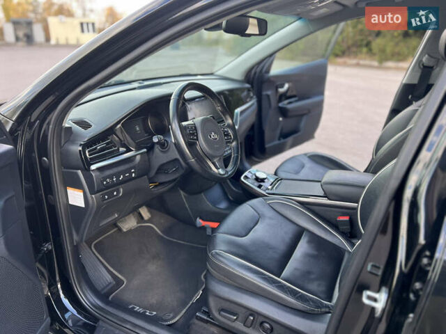 Черный Киа Niro, объемом двигателя 0 л и пробегом 140 тыс. км за 18199 $, фото 46 на Automoto.ua
