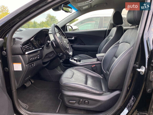 Киа Niro 2020 в Львове на Automoto.ua Черный Киа Niro, объемом двигателя 0 л и пробегом 64 тыс. км за 22700 $, фото 38 на Automoto.ua