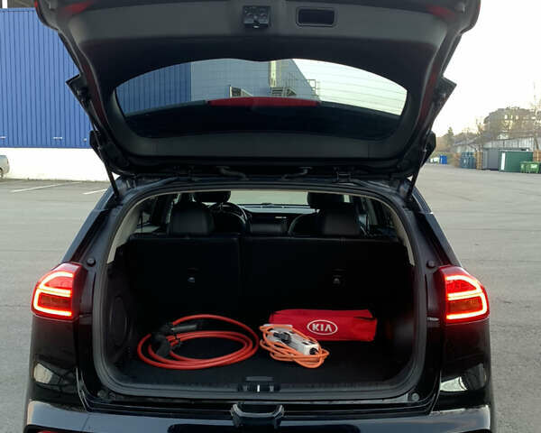 Черный Киа Niro, объемом двигателя 0 л и пробегом 110 тыс. км за 19250 $, фото 39 на Automoto.ua