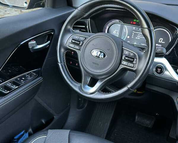 Черный Киа Niro, объемом двигателя 0 л и пробегом 112 тыс. км за 18750 $, фото 47 на Automoto.ua