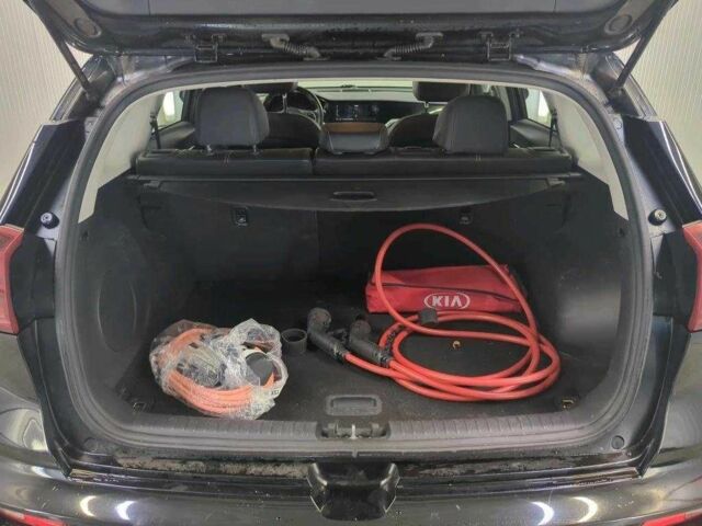 Чорний Кіа Niro, об'ємом двигуна 0 л та пробігом 81 тис. км за 18588 $, фото 4 на Automoto.ua