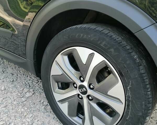 Черный Киа Niro, объемом двигателя 0 л и пробегом 139 тыс. км за 17850 $, фото 3 на Automoto.ua