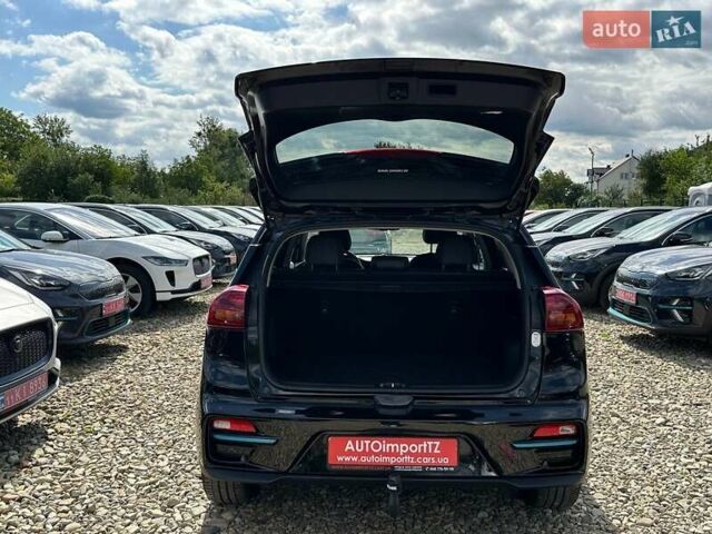 Черный Киа Niro, объемом двигателя 0 л и пробегом 80 тыс. км за 23400 $, фото 68 на Automoto.ua