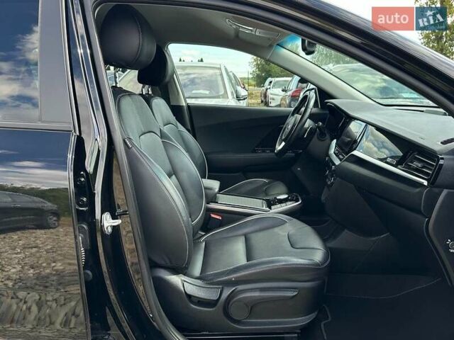 Черный Киа Niro, объемом двигателя 0 л и пробегом 80 тыс. км за 23400 $, фото 74 на Automoto.ua