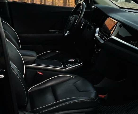 Чорний Кіа Niro, об'ємом двигуна 0 л та пробігом 112 тис. км за 19850 $, фото 25 на Automoto.ua