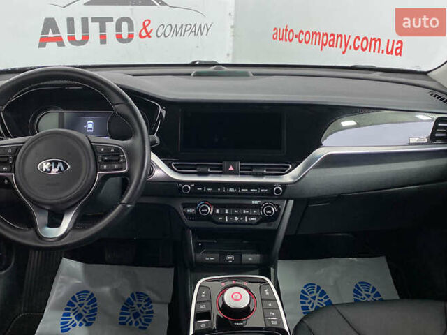 Чорний Кіа Niro, об'ємом двигуна 0 л та пробігом 70 тис. км за 22350 $, фото 24 на Automoto.ua