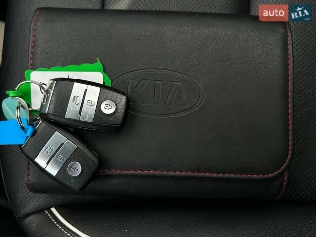 Черный Киа Niro, объемом двигателя 0 л и пробегом 80 тыс. км за 23400 $, фото 61 на Automoto.ua