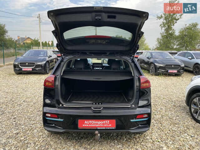 Чорний Кіа Niro, об'ємом двигуна 0 л та пробігом 64 тис. км за 23700 $, фото 91 на Automoto.ua