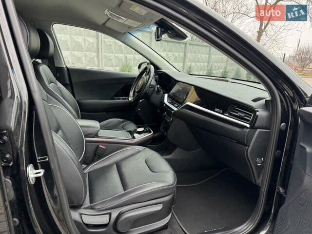 Чорний Кіа Niro, об'ємом двигуна 0 л та пробігом 109 тис. км за 17499 $, фото 59 на Automoto.ua