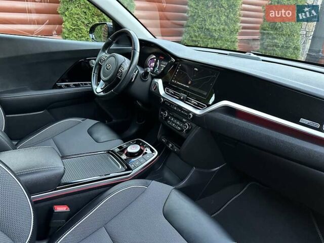 Черный Киа Niro, объемом двигателя 0 л и пробегом 115 тыс. км за 18700 $, фото 22 на Automoto.ua