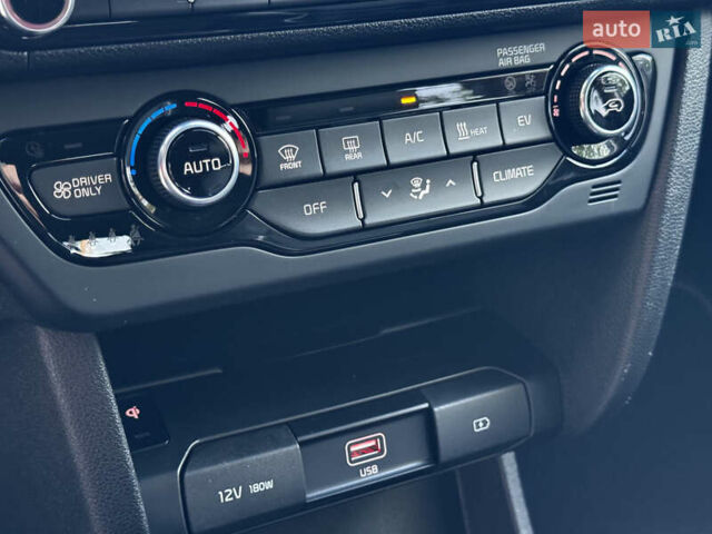 Черный Киа Niro, объемом двигателя 0 л и пробегом 50 тыс. км за 23499 $, фото 55 на Automoto.ua