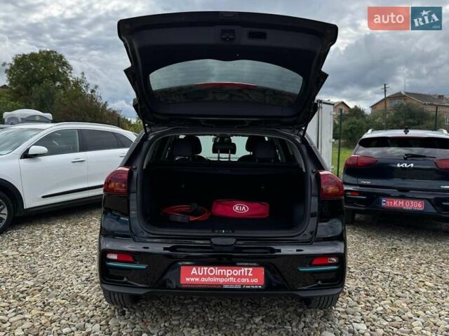 Чорний Кіа Niro, об'ємом двигуна 0 л та пробігом 69 тис. км за 23200 $, фото 74 на Automoto.ua
