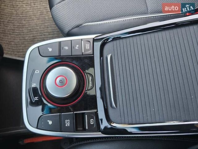 Черный Киа Niro, объемом двигателя 0 л и пробегом 46 тыс. км за 17000 $, фото 47 на Automoto.ua