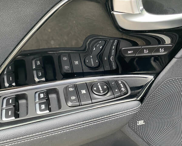 Киа Niro 2020 в Виннице на Automoto.ua Черный Киа Niro, объемом двигателя 0 л и пробегом 170 тыс. км за 18499 $, фото 16 на Automoto.ua