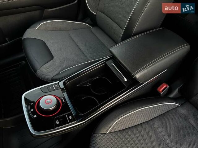 Черный Киа Niro, объемом двигателя 0 л и пробегом 110 тыс. км за 17999 $, фото 47 на Automoto.ua