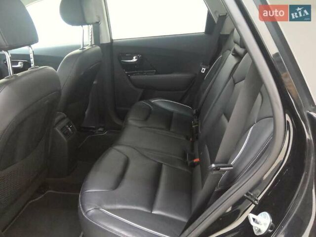 Черный Киа Niro, объемом двигателя 0 л и пробегом 122 тыс. км за 18900 $, фото 3 на Automoto.ua