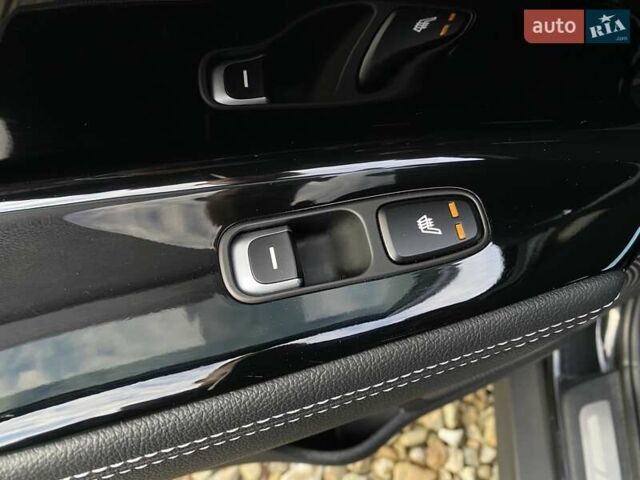 Чорний Кіа Niro, об'ємом двигуна 0 л та пробігом 88 тис. км за 21900 $, фото 12 на Automoto.ua
